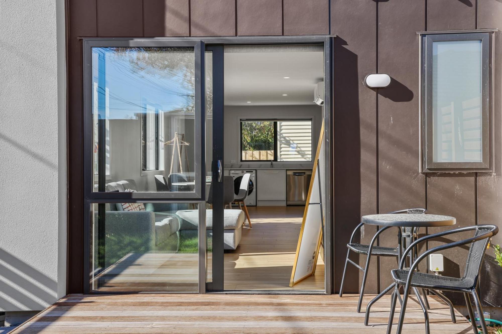 Discover A Brand New Apartment In Vibrant Chch Christchurch Bagian luar foto